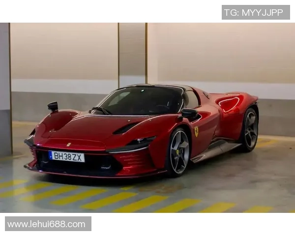 足球巨星外出闲逛顺道购置豪车引发粉丝热议